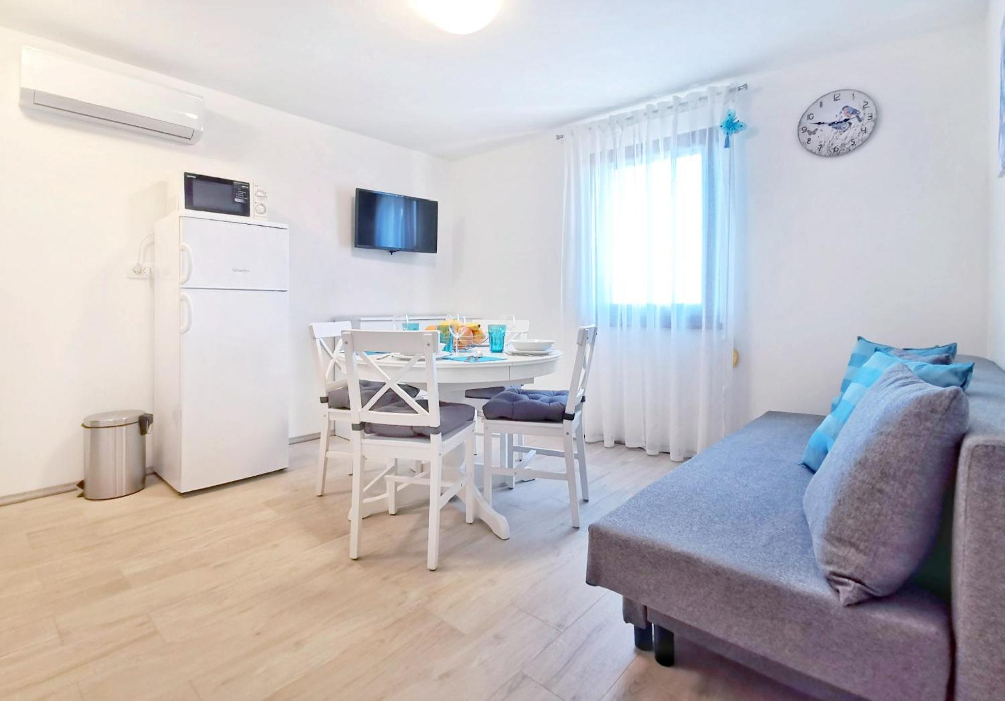 Apartmán With A Parking Space Gornji Picudo, - 22354 Umag